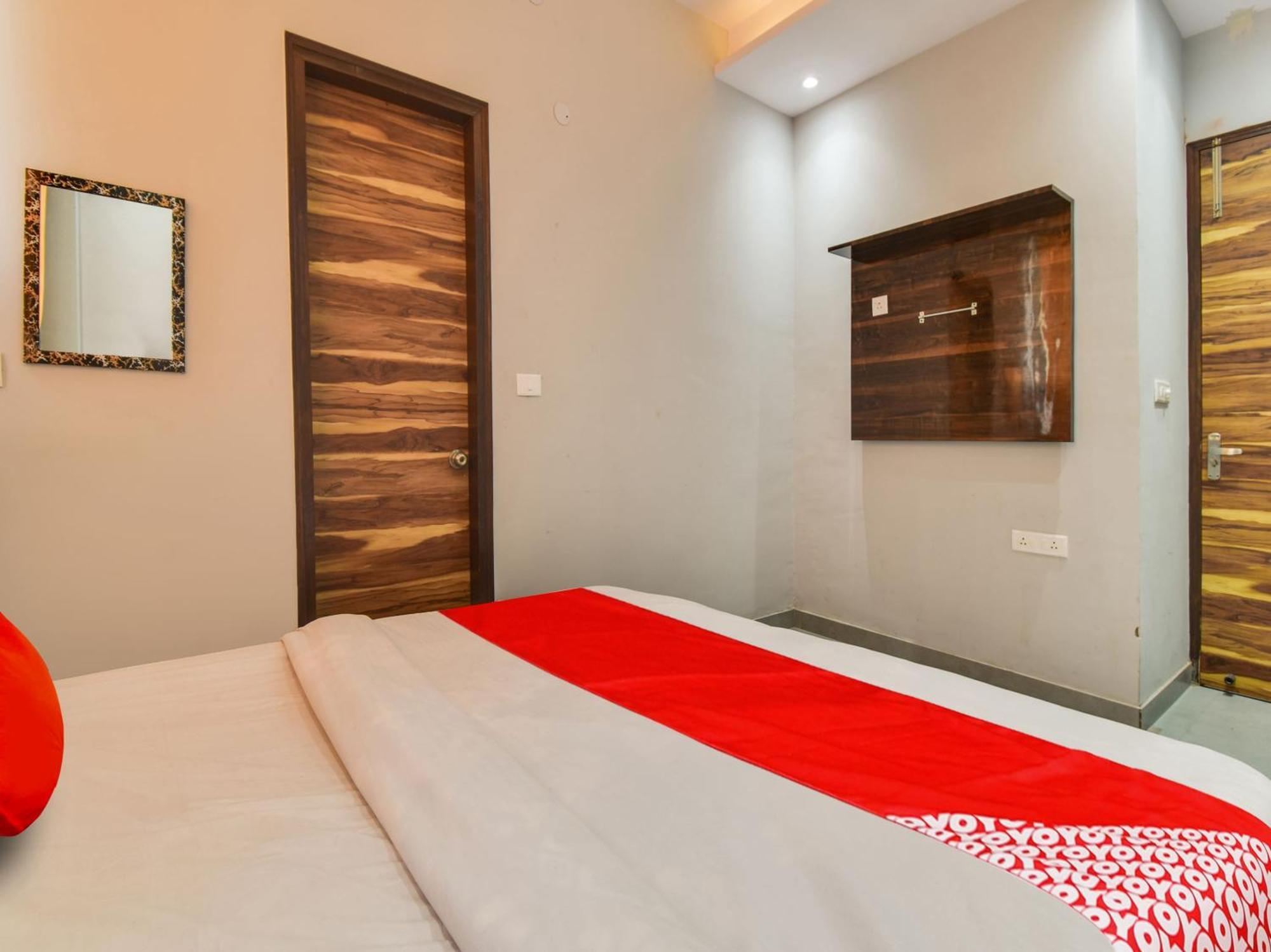 Hotel O Iris Lite New Delhi